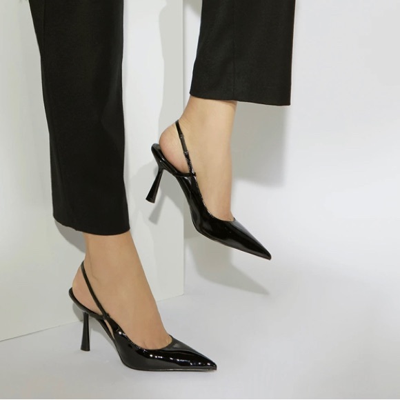 Black pointed toe heels - Picture 2 of 3